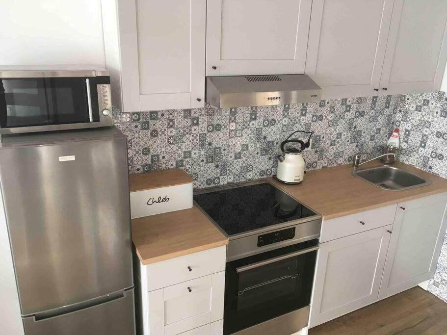 Mieszkanie W Swinoujsciu 2 Pokoje /Blisko Ubb/ Apartment ชวีโนวิชแจ ภายนอก รูปภาพ