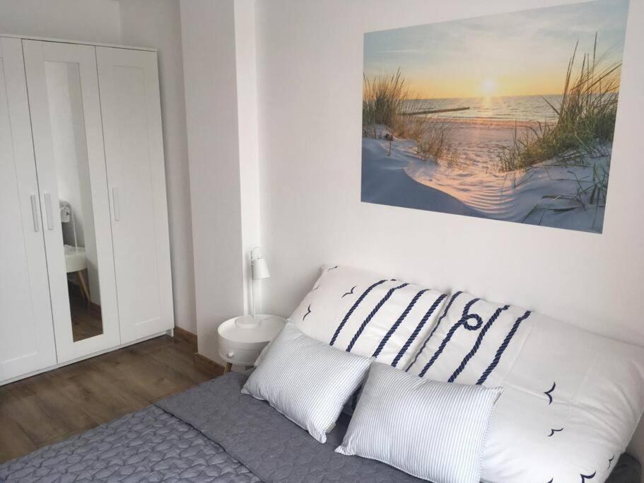 Mieszkanie W Swinoujsciu 2 Pokoje /Blisko Ubb/ Apartment ชวีโนวิชแจ ภายนอก รูปภาพ